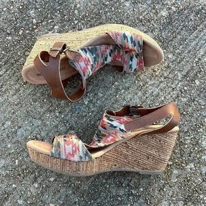 Minnetonka Duffy Tribal Aztec Wedge Leather Sandals Women’s Sz 8